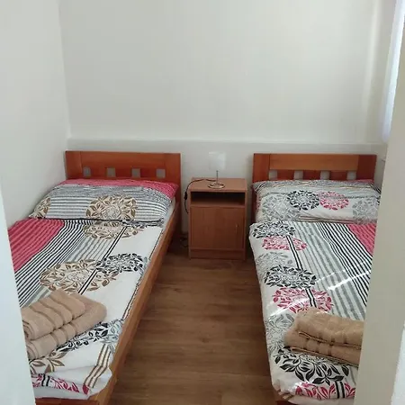 Restaurace Alvi Guest house 3*